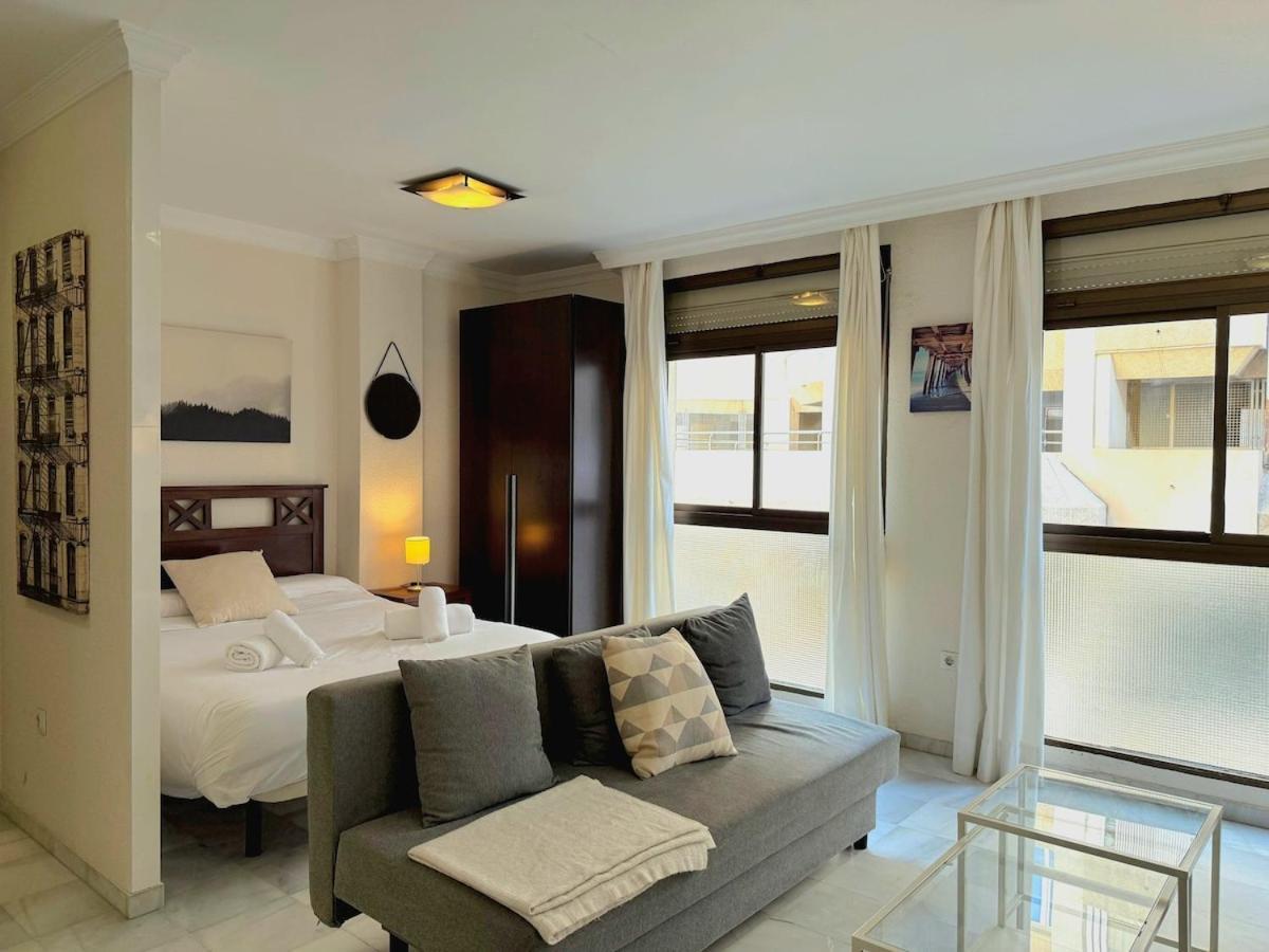 Apartment Estudio Junto A La Playa De La Malagueta & Parking *